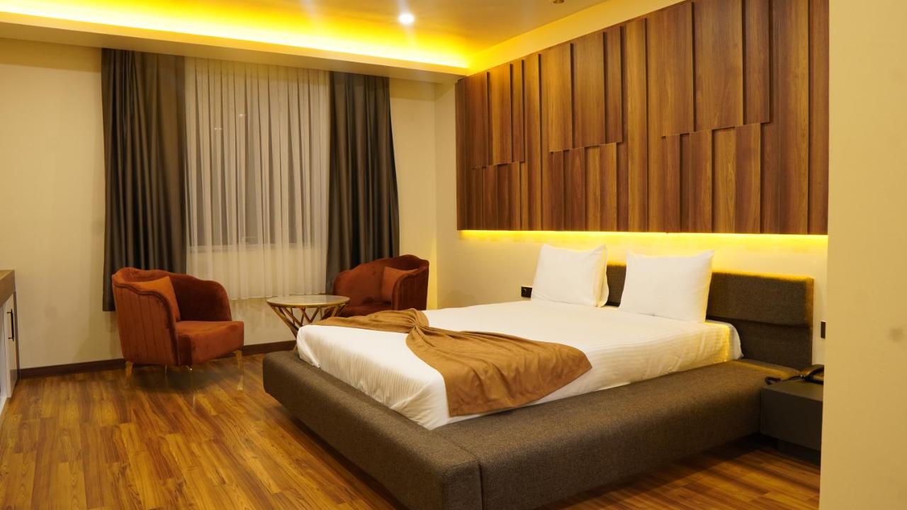 Amber Palace Hotel อิสตันบูล ภายนอก รูปภาพ